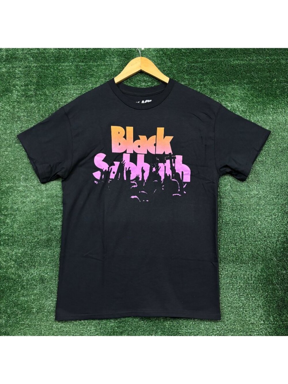 Black Sabbath Live Crowd Heavy Metal Band T-Shirt Size Medium